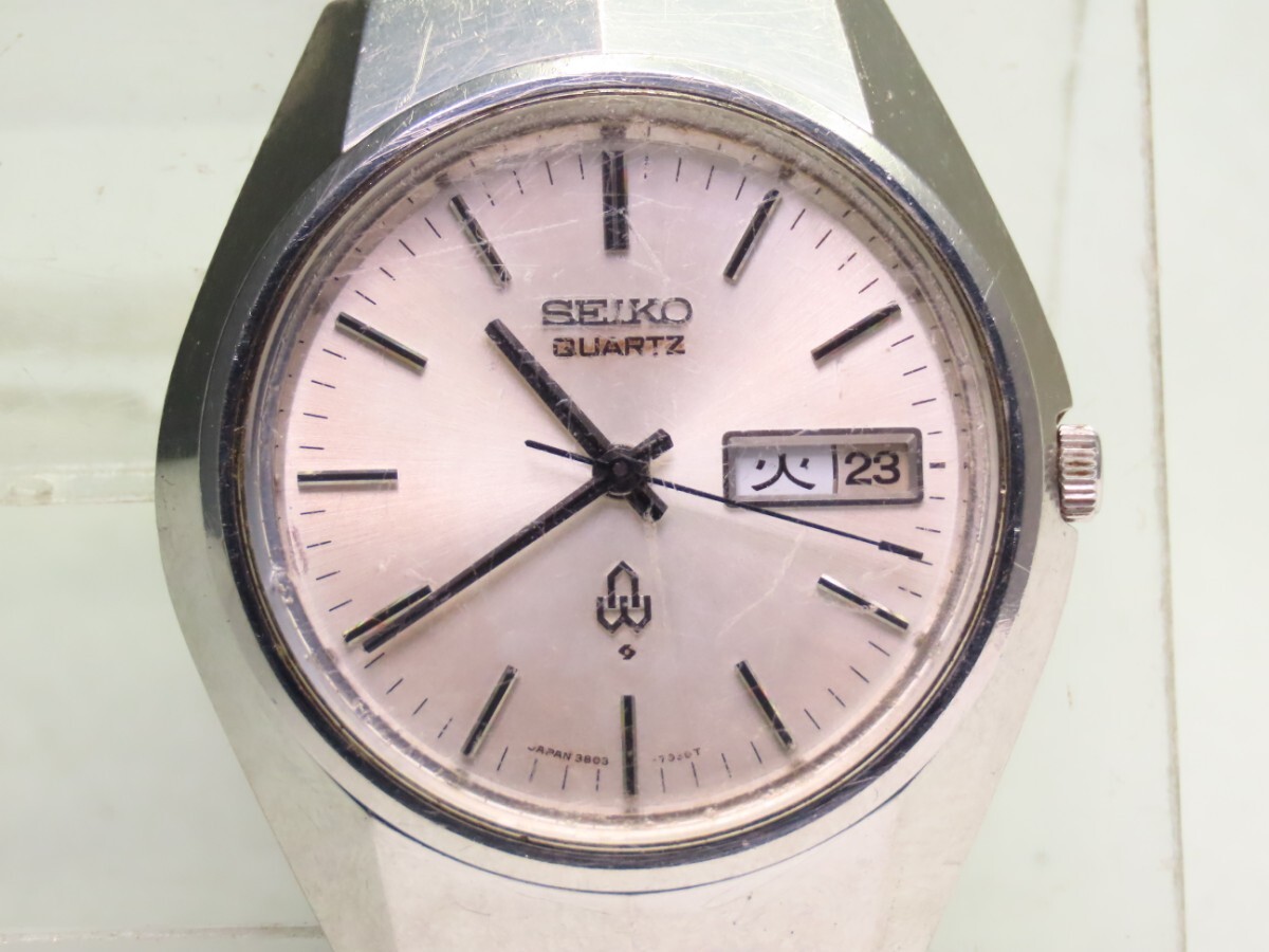 ■♪価格高騰! 資産価値！ 稼働 電池新品 メンズ ビンテージ 高級超レア！ SEIKO セイコー ３８クオーツ デイデート 3803-7020の画像1