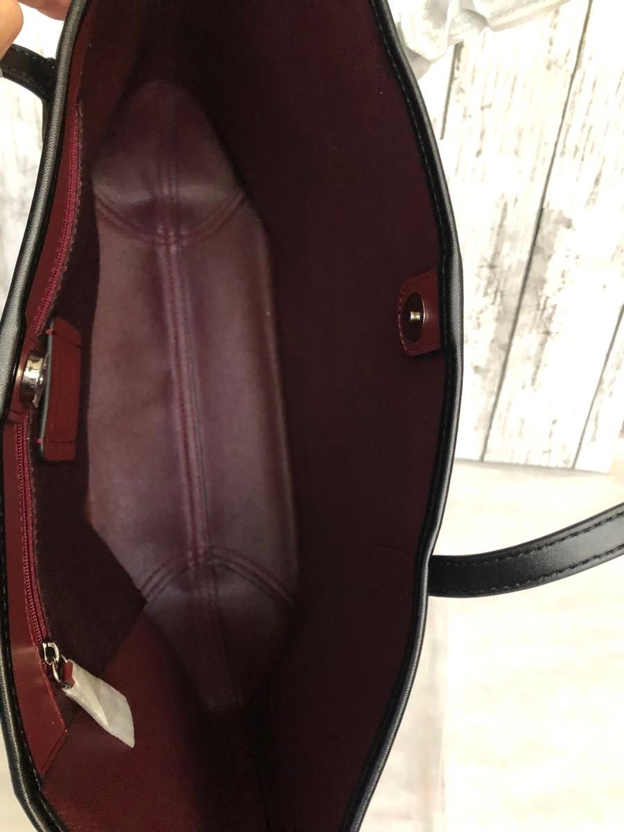 新品未使用 COACHコーチ レディーストートバッグ ペイント柄 新品未使用 COACHコーチ レディーストートバッグ ペイント柄