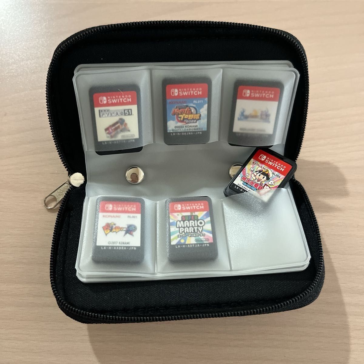 Nintendo Switch ゲームソフトカードケース 22枚収納 スイッチ コンパクト 持ち運び 便利 旅行 お出かけ 遊び_画像3