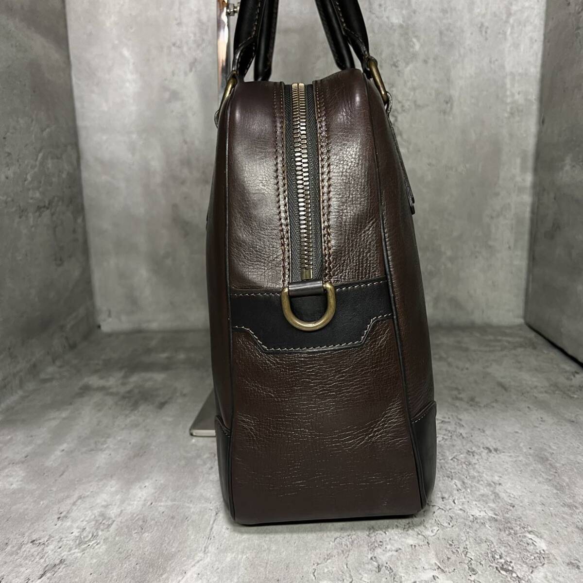 【極美品】ルイヴィトン LOUIS VUITTON ユタ アコマ ブリーフケース ビジネスバッグ 2way レザー 斜め掛け A4収納 ダークブラウン メンズの画像4