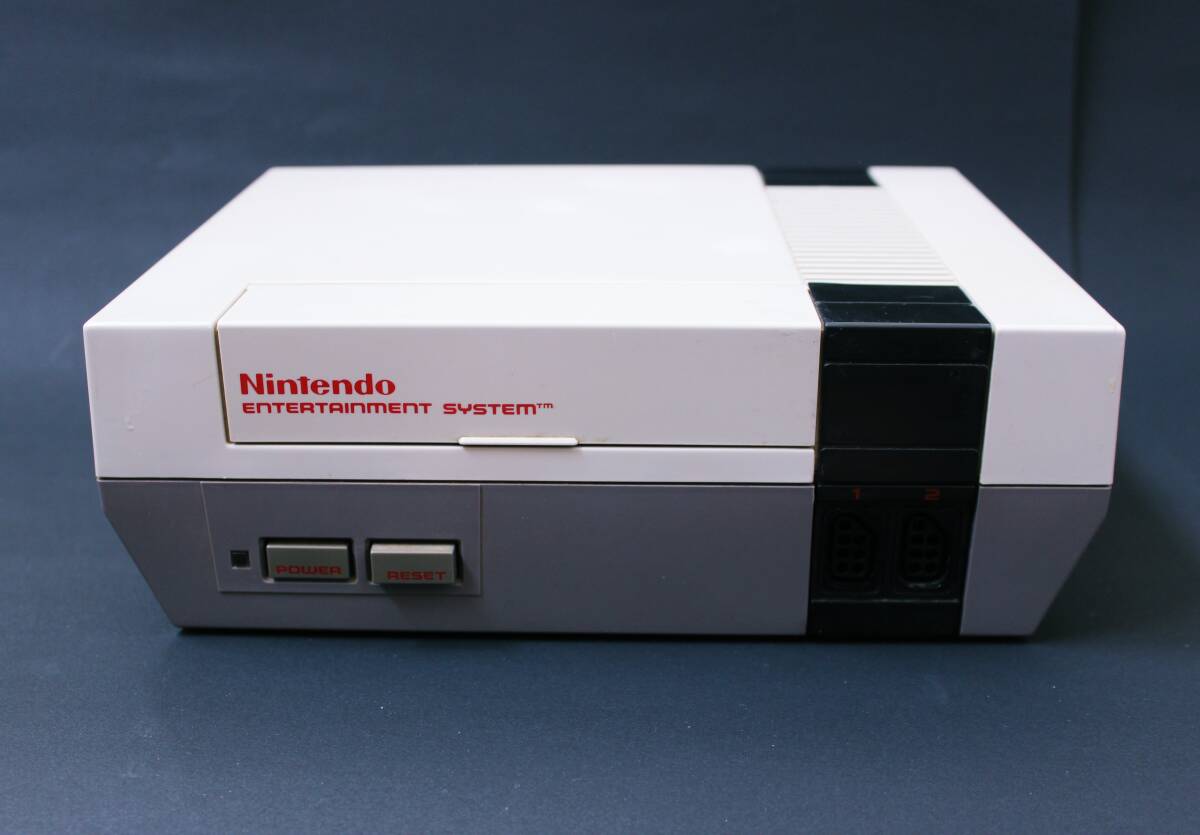 【美品・動作確認済】 ニンテンドー NES エンターテイメント システム アクションセット ACTION SET ファミコン 任天堂 Nintendoの画像6