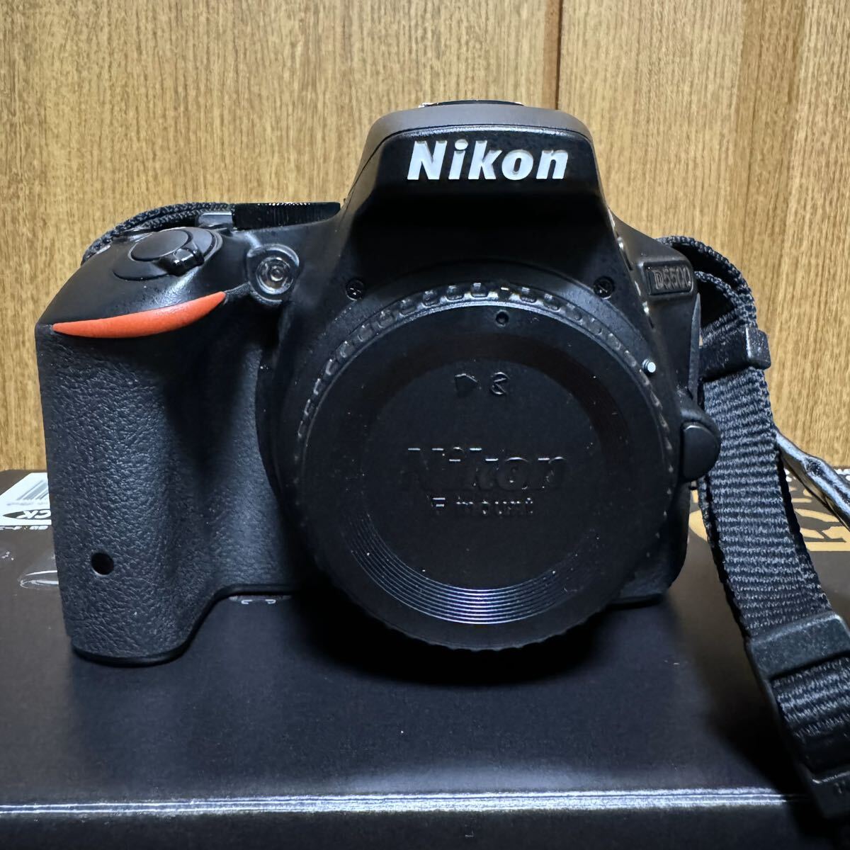 Nikon D5500 ダブルズームキット + 40mm f2.8 Micro マイクロレンズ ＋ 予備バッテリー付き デジタル一眼レフ ニコン 本体 レンズ 中古_画像2