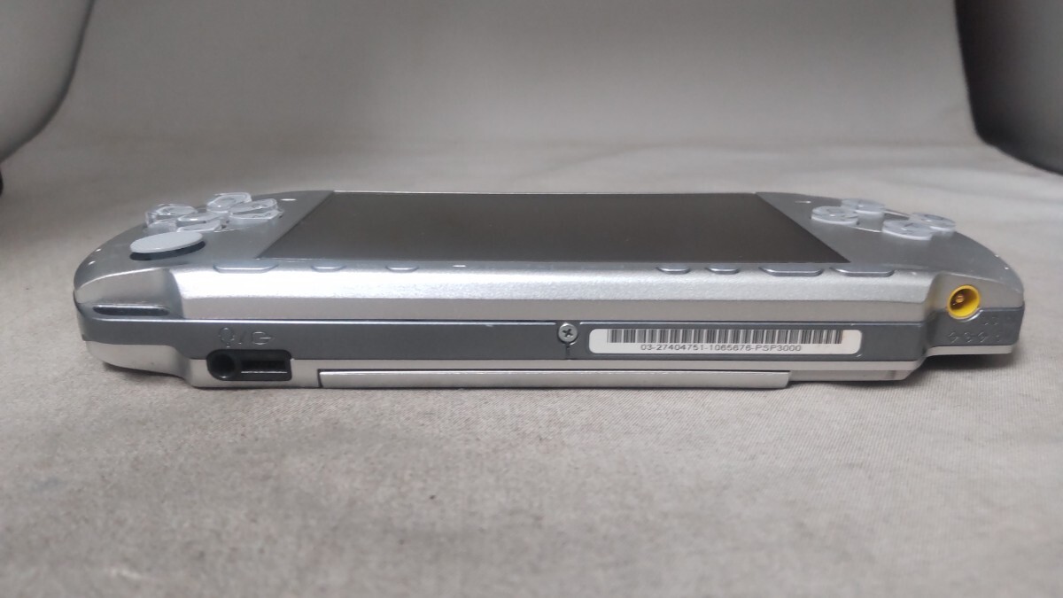 H1912 SONY PSP-3000 バッテリーパック＆蓋なし 本体のみ PlayStation Portable/ソニー 簡易動作確認&初期化OK 動作品 現状品 送料無料