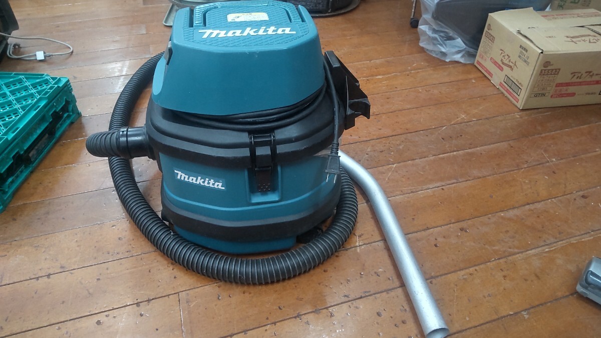 WB065 makita モデル 470 乾湿両用 業務用 集じん機/集塵機マキタ 付属品は画像にあるのみ 動作品 現状品_画像1