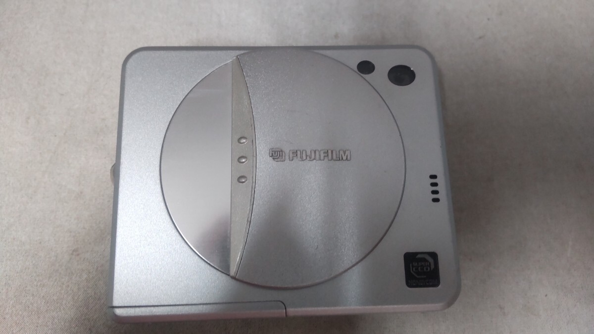 H1995 FUJIFILM FINEPIX 50i コンパクトデジタルカメラ 小型デジカメ/富士フイルム 簡易動作確認OK 動作品 現状品 送料無料 _画像1