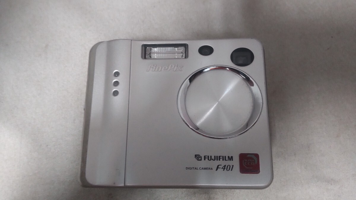 H1996 FUJIFILM FINEPIX F401 コンパクトデジタルカメラ 小型デジカメ/富士フイルム 簡易動作確認OK 動作品 現状品 送料無料 の画像1