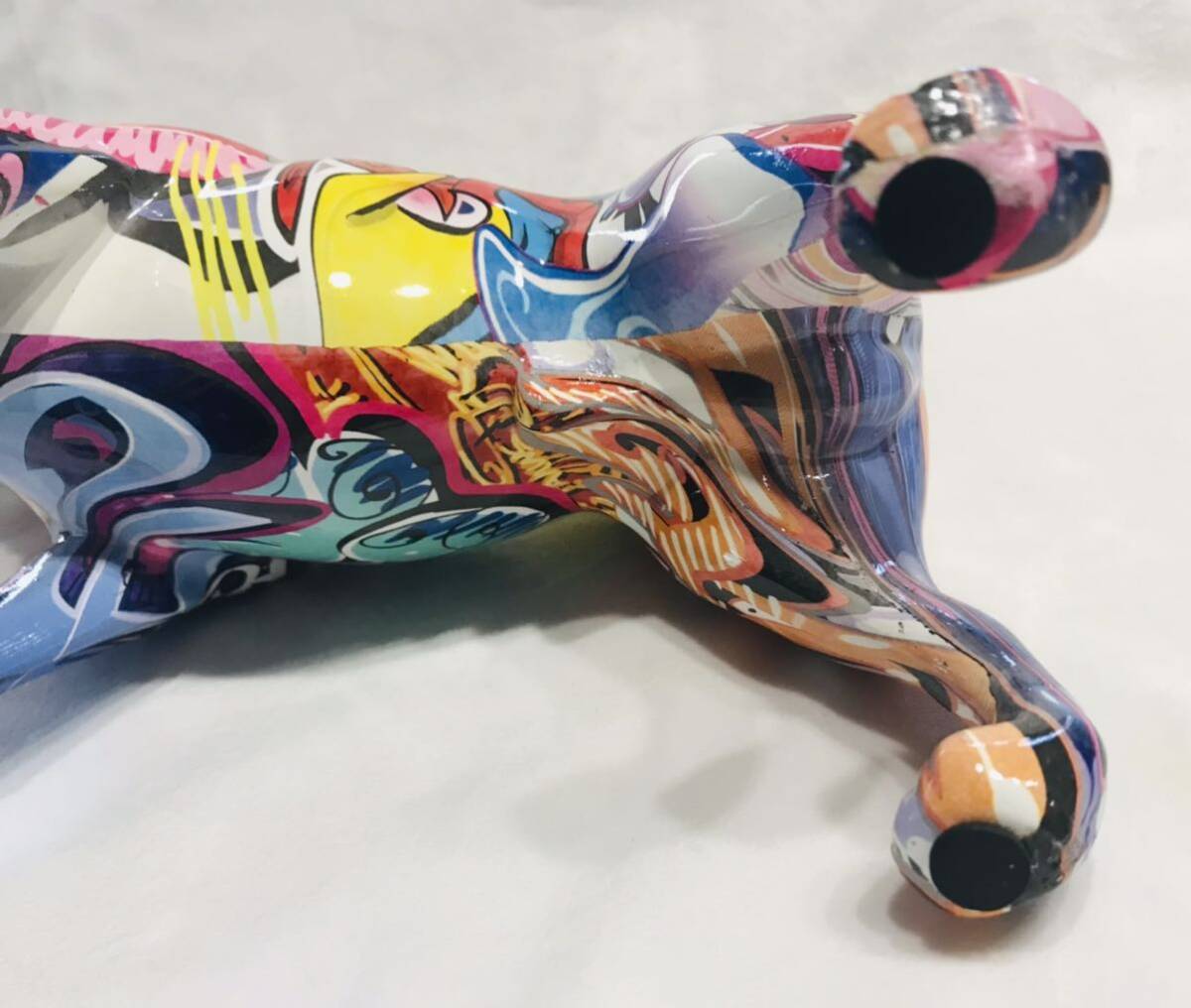 カラフルなフレンチブルドッグ像 創造的なグラフィティアート ブルドッグの置物 樹脂クラフト 動物の彫刻 子犬の置物 モダンな置物の画像9