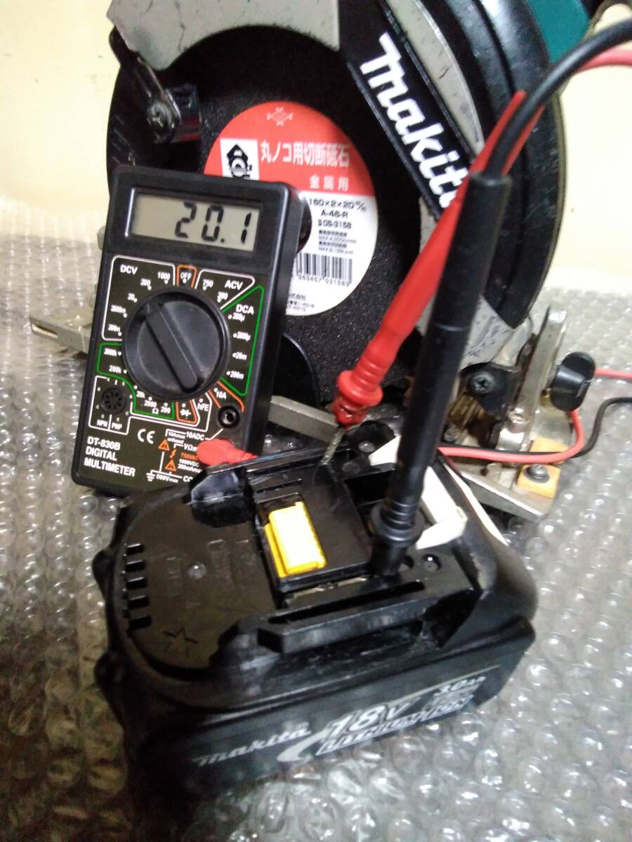 マキタ充電式　丸ノコ　HS 630D　18V　バッテリー&切断砥石付き!　動作品です。_画像9