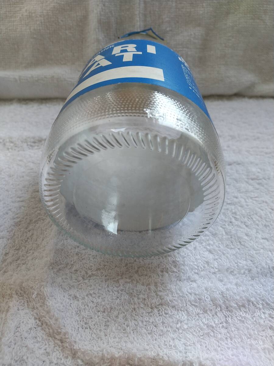 ポカリスエット空瓶 フタ付き ビンテージ 昭和レトロ ジュース瓶 空きビンの画像4