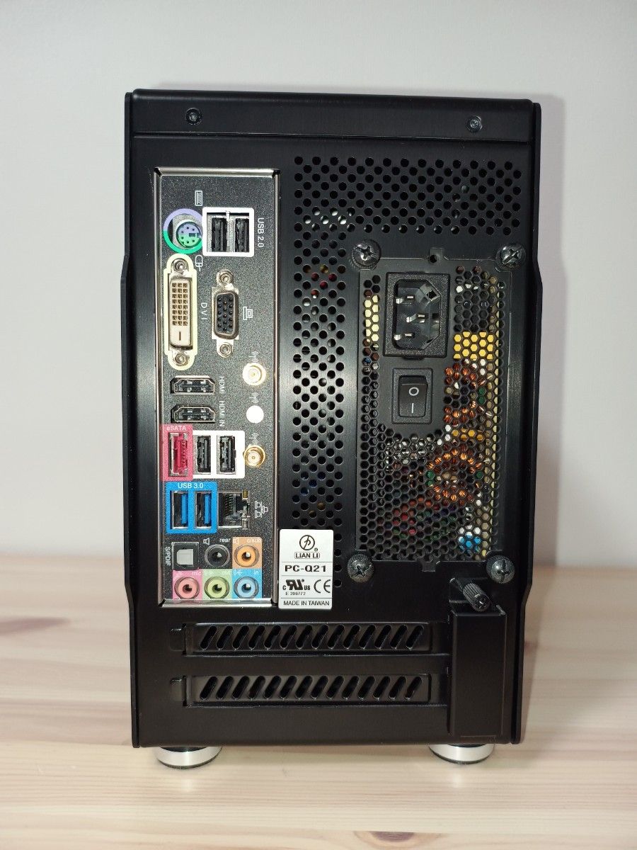 LianLi PC-Q21　キューブ型自作PC AMD A8-7670K