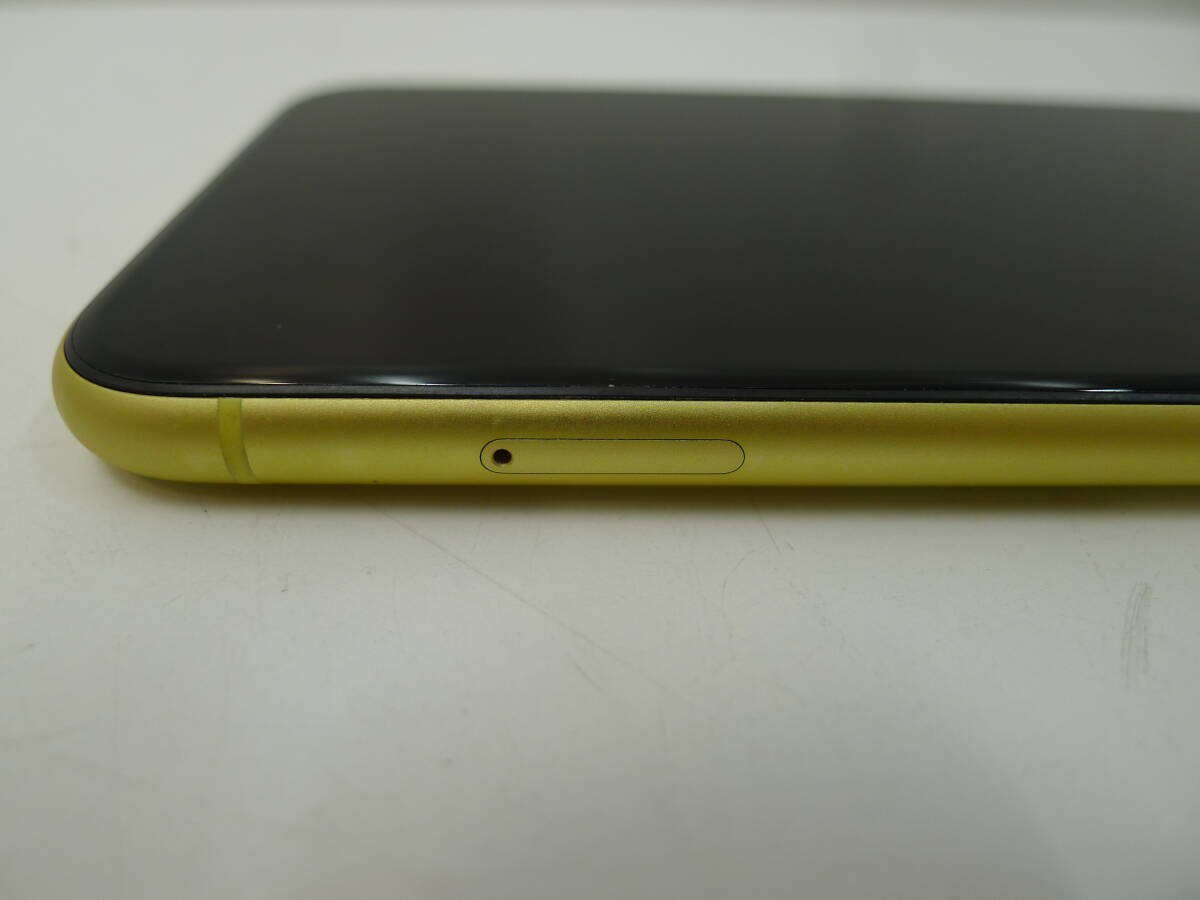 スマホ祭 ドコモ iPhone 11 128GB イエロー A2221 判定〇 SIMロックあり Apple アップル 本体 中古 使用品 初期化済み 長期保管品の画像5