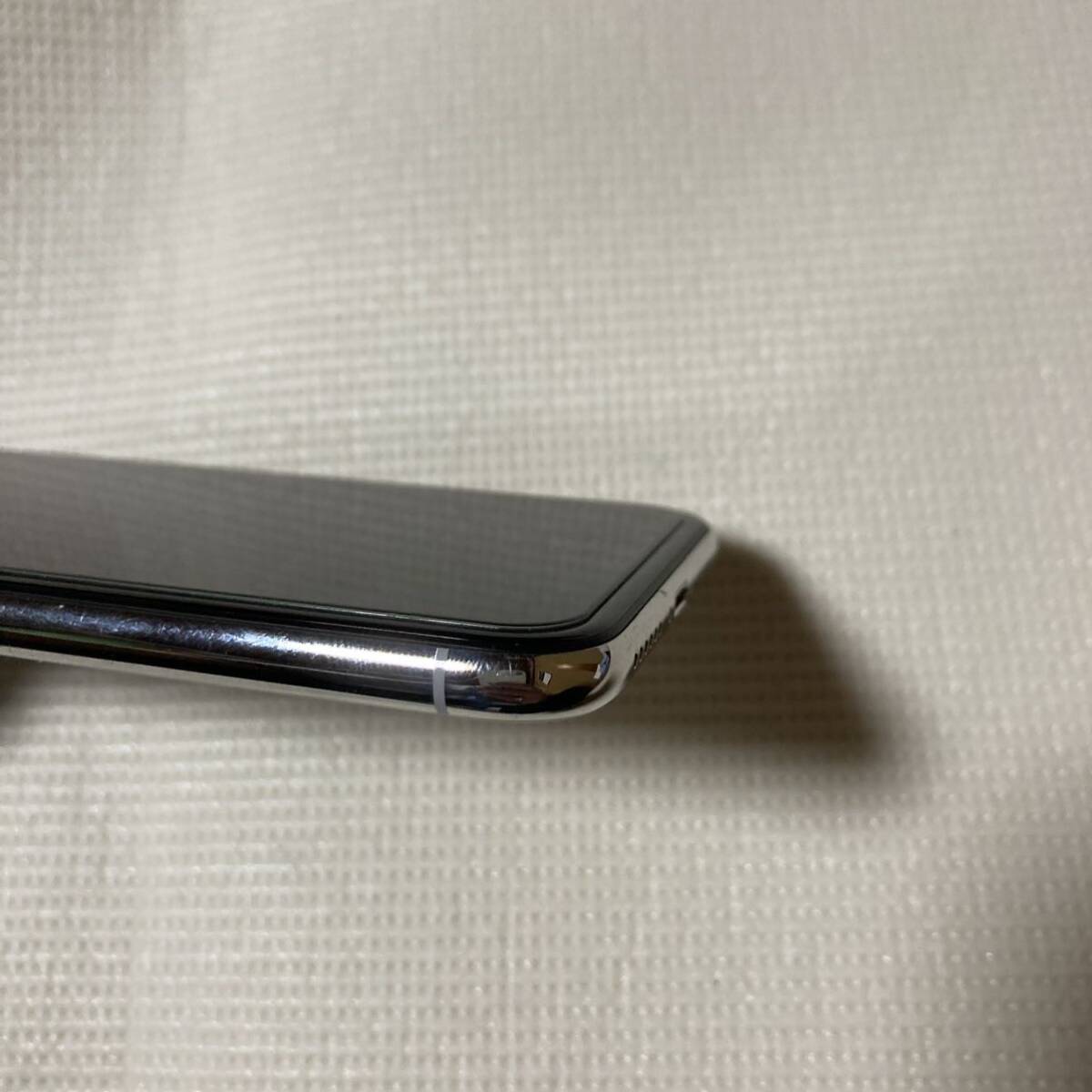送料無料 SIMフリー iPhoneX 64GB シルバー バッテリー最大容量100% SIMロック解除済 付属品の画像4