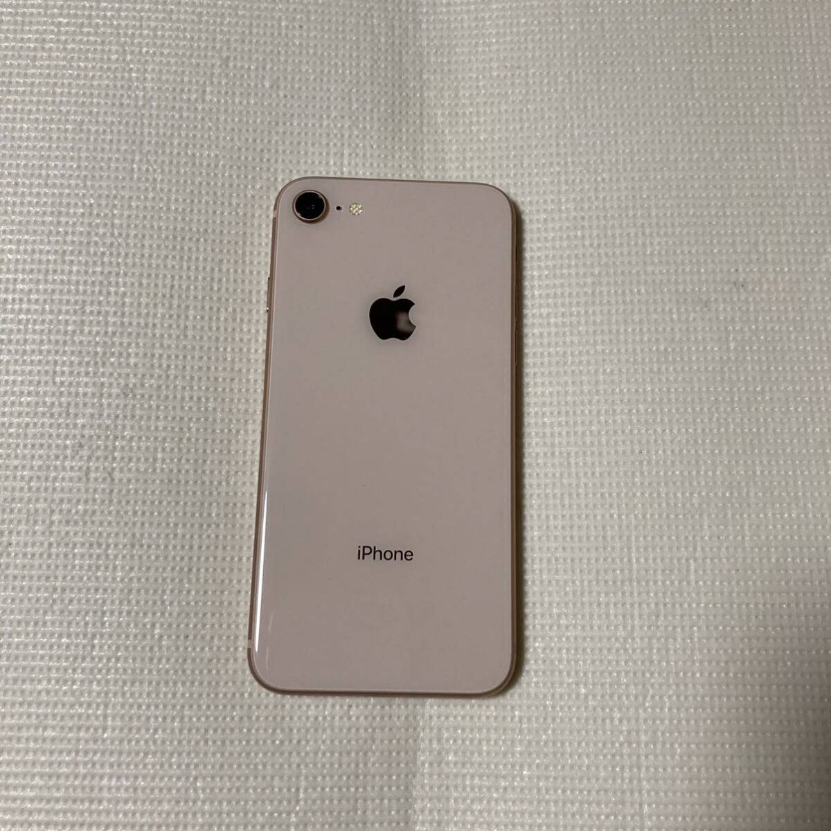 送料無料 美品 SIMフリー iPhone8 64GB ゴールド バッテリー最大容量100% SIMロック解除済の画像2