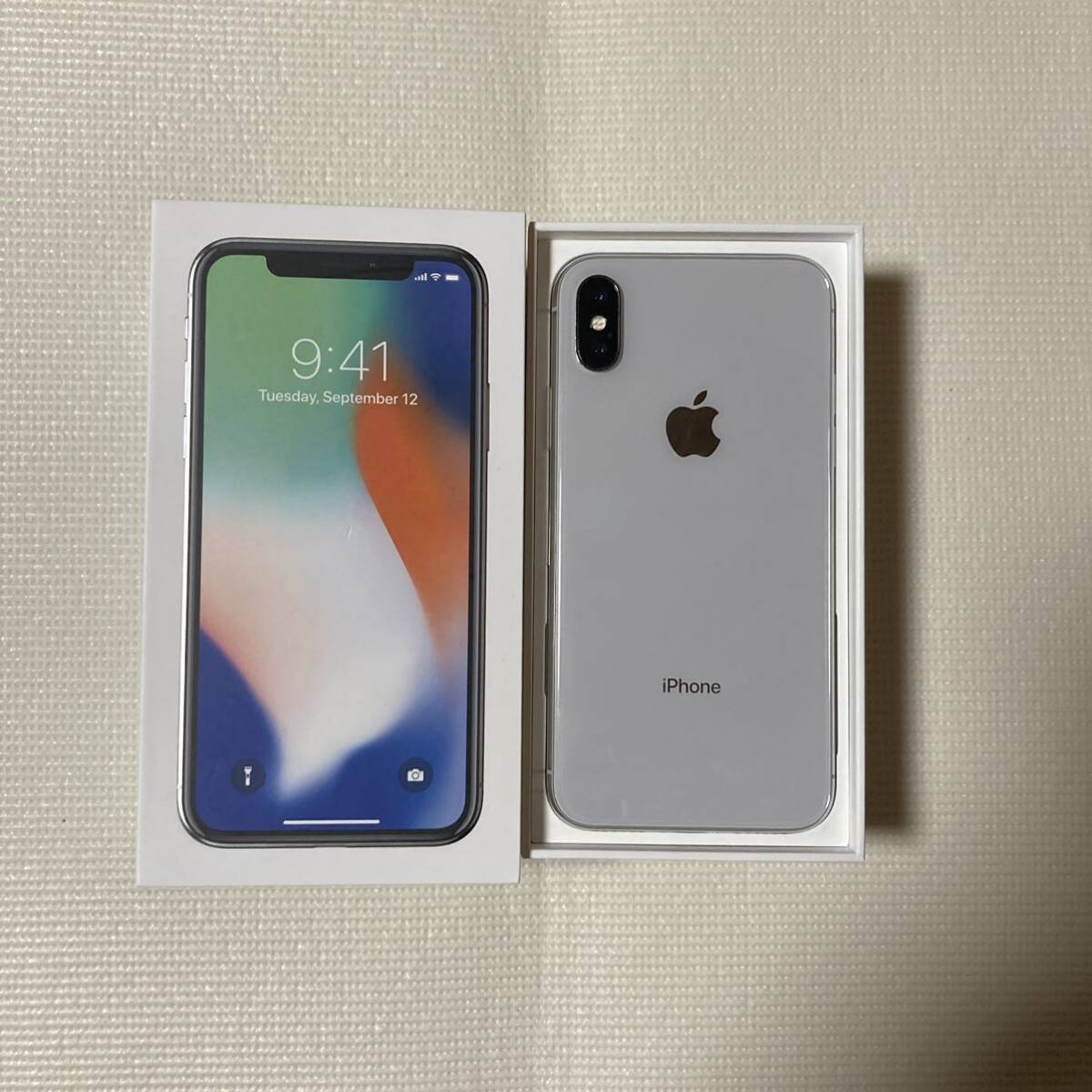 送料無料 SIMフリー iPhoneX 64GB シルバー バッテリー最大容量100% SIMロック解除済 付属品 中古品_画像2