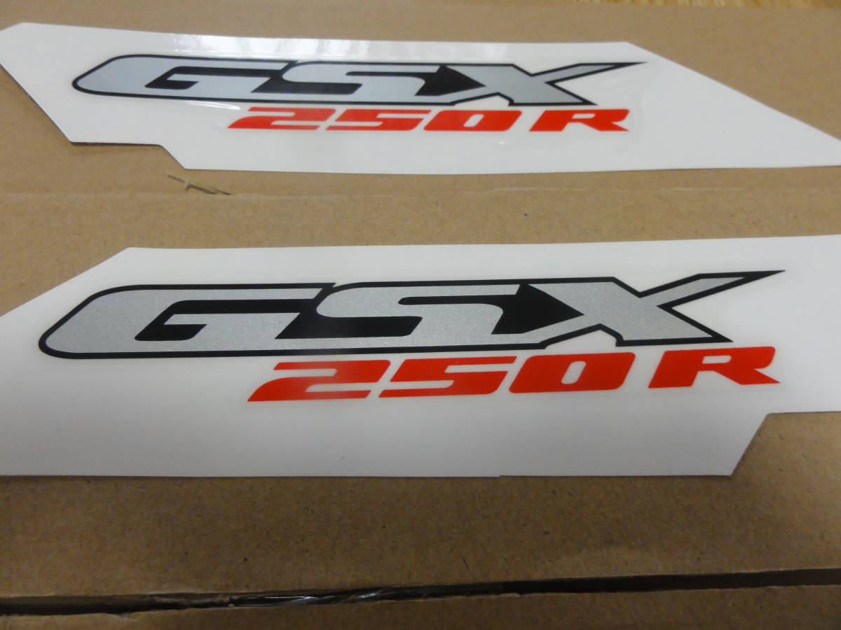 スズキ 純正 新品 GSX250R フロント サイド ステッカー 2枚セット 送料無料の画像1