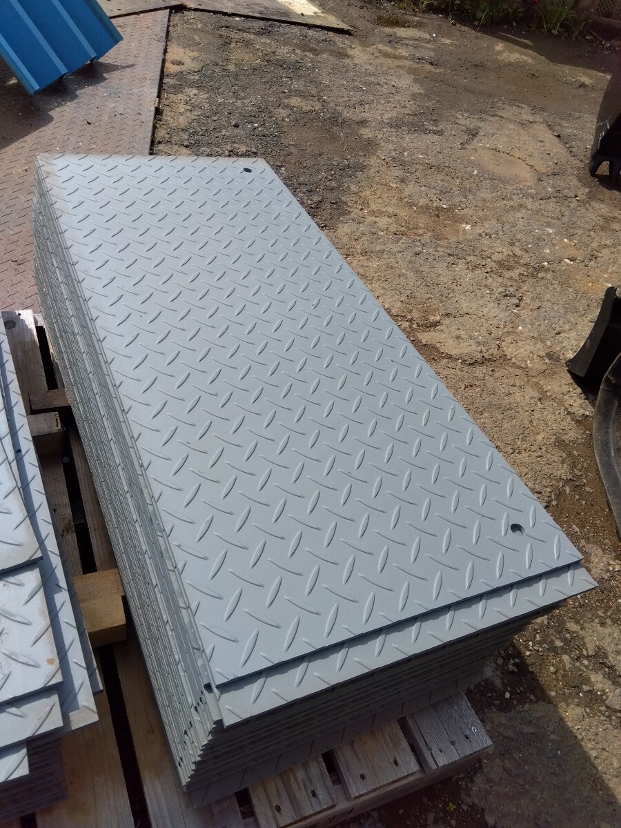 縞板、鉄板、板厚6mm.側溝蓋910×400、溶接材料１枚_画像1