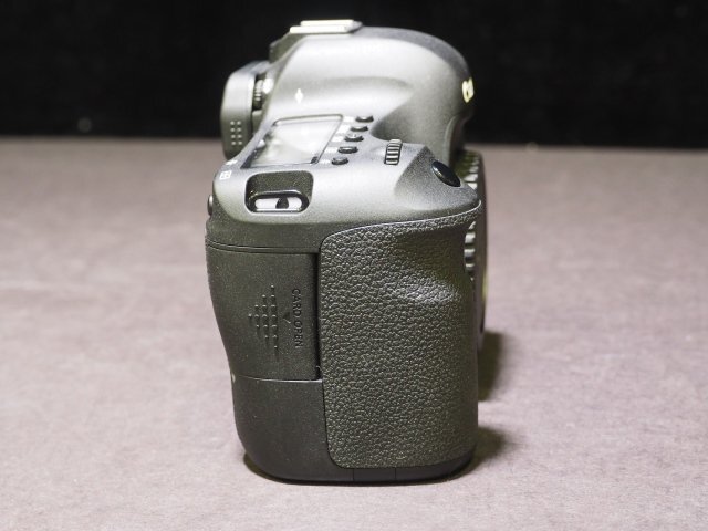 6528円 S933 Canon デジタル一眼レフカメラ EOS 6D ボディのみ 6528円 S933 Canon デジタル一眼レフカメラ EOS 6D ボディのみ