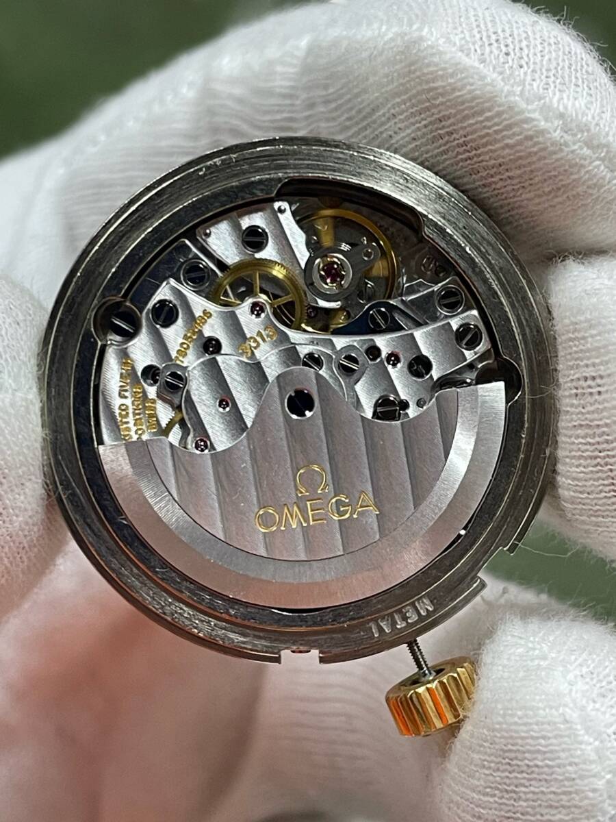 [ moveable goods ] Movement frederic piguet Omega self-winding watch chronograph Movement Cal.3313 YG watch stem * windshield attached [ present condition ]N62838