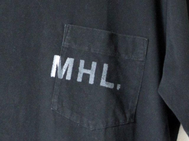 【良品】MHL.(マーガレットハウエル）◆ロゴ ポケット Tシャツ 黒 L メンズ プリントコットンジャージー_画像2