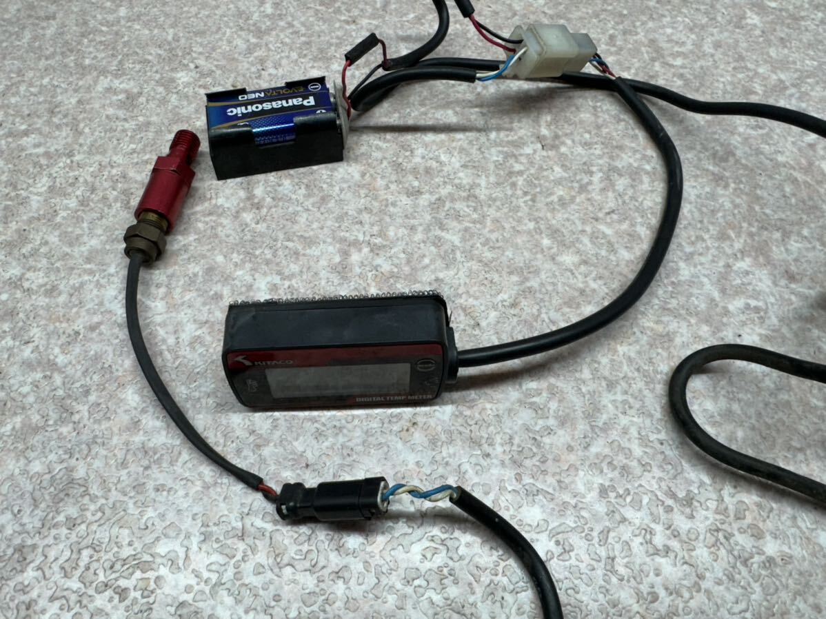 NSF100で使用 キタコ 油温計 オイルクーラーから取るタイプ 9V 乾電池仕様 HRC HR01 エイプ100 XR100 NSR50 NSR80 モンキー 武川 KITACOの画像7