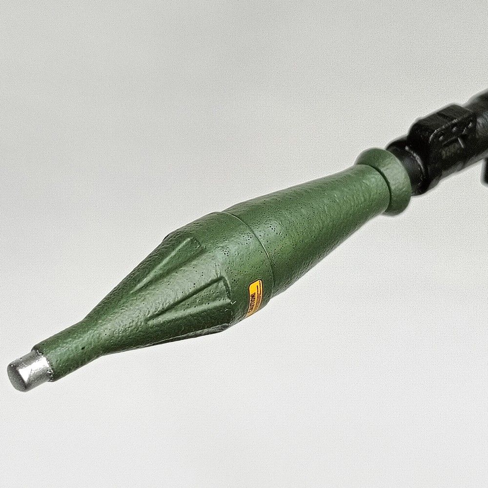 RPG-7　対戦車ロケット弾　ロケットランチャー 　プラモデル　全塗装　完成品　　一点物　アクションフィギュア　ミリタリー模型