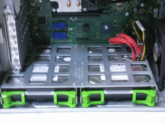 Fujitsu PRIMERGY TX1310 M3(Xeon QuadCore E3-1225 V6 3.3GHz/8GB/SATA 4TB x 2)の画像5