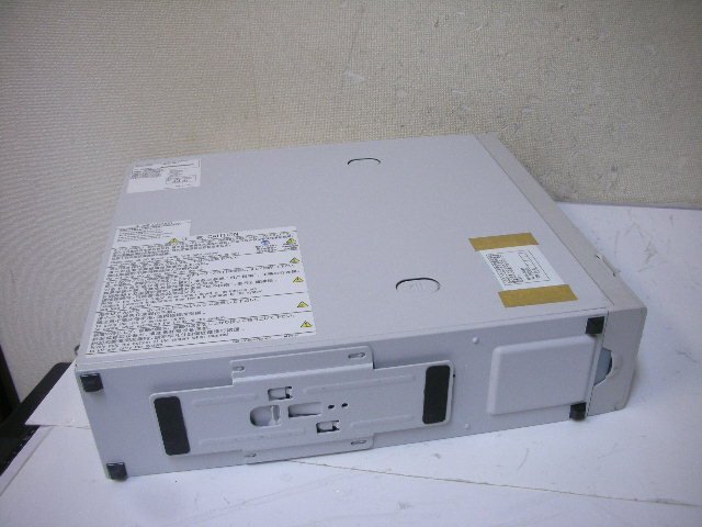 NEC Express 5800/T110i-S(N8100-2498Y)Xeon QuadCore E3-1220 V6 3GHz/8GB/SATA 1TB x 2の画像4