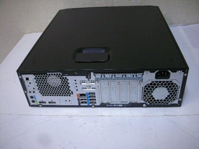 HP Z2 SFF G4 WorkStation(Xeon QuadCore E-2124G 3.4GHz/16GB/SSD M.2 256GB)の画像4