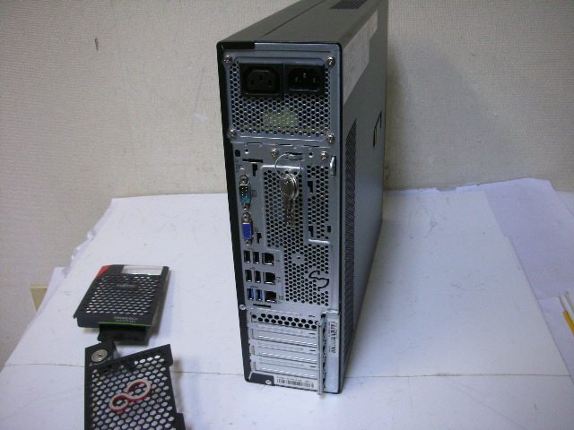 Fujitsu PRIMERGY TX1320 M3(Xeon QuadCore E3-1220 V6 3GHz/16GB/SAS 600GB x 3)の画像8