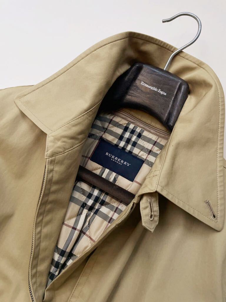 M23【Tシャツにさっと着こなす】美品　定価14万●BURBERRY LONDON●ライナー付き●コットンブルゾン　ジャケット　バーバリーコート メンズ_画像3