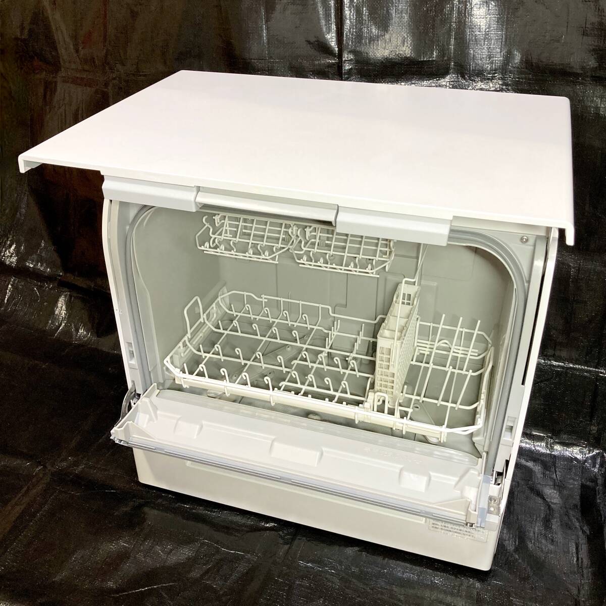 即決 送料無料 Panasonic 電気食器洗い乾燥機 NP-TSK1-W 2021年製 動作確認済み 食洗器 食洗機 キッチン 台所 容量(食器点数)24点 約4人分_画像4
