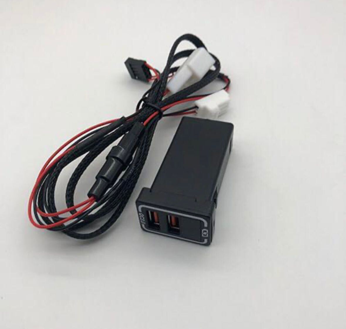 トヨタAタイプ 汎用 スイッチホールパネル 電圧表示 USBポート ブルーの画像5