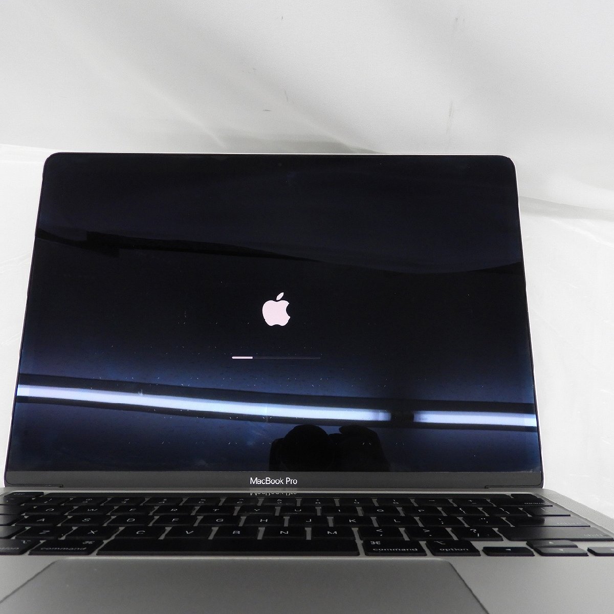 【中古品】Apple アップル ノートPC MacBook Pro 13インチ 2020 シルバー A2338 タッチバー付き USキー M1/8GB/SSD512GB 11532706 0411_画像3