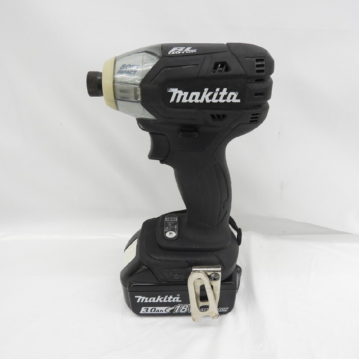 【中古品】makita マキタ インパクトドライバ TS141D ブラック 842127282 0421の画像1