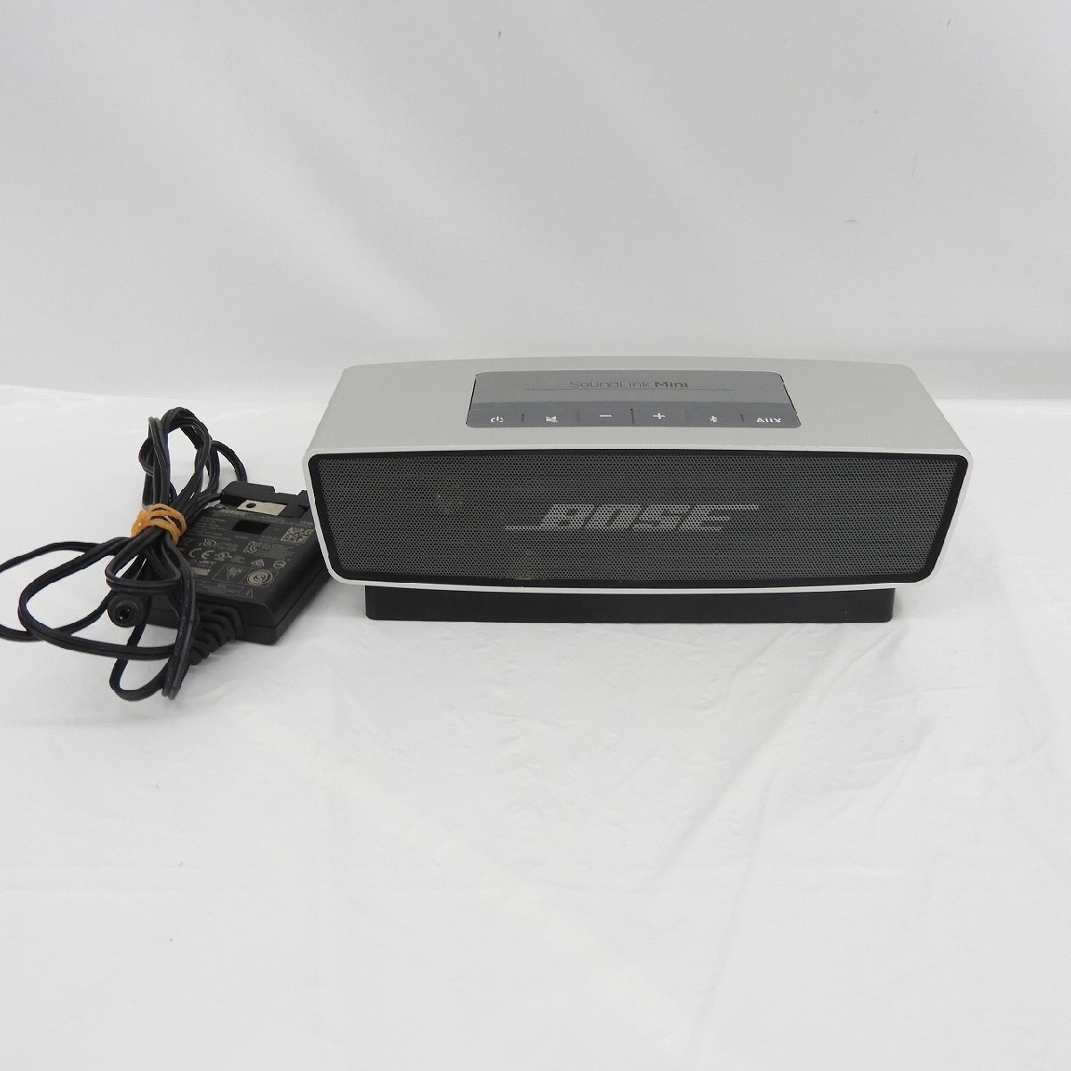 【中古品】BOSE ボーズ Bluetoothスピーカー Sound Link mini シルバー 715103074 0422の画像1