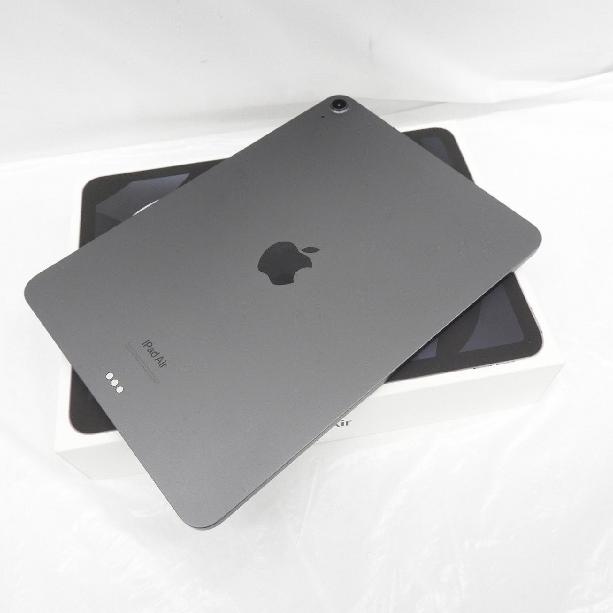 【中古品】Apple アップル タブレット iPad Air 10.9インチ 第5世代 Wi-Fi 256GB 2022年春モデル MM9L3J/A スペースグレイ 11554089 0428_画像3