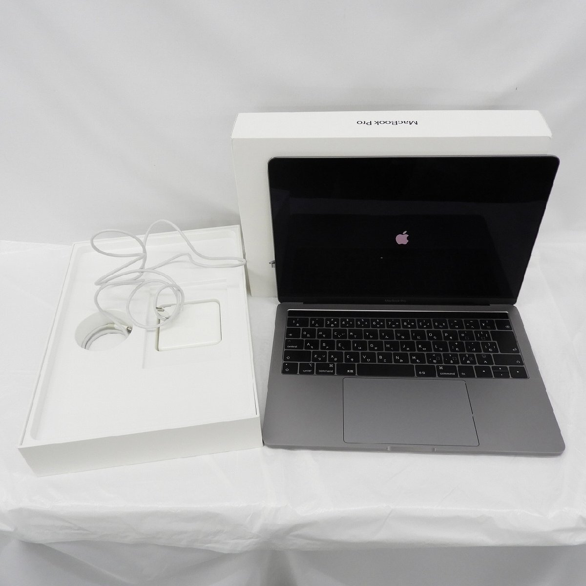 【美品】Apple ノートPC MacBook Pro 2019 13インチ Thunderboltポート×2 タッチバー付 Z0W50008A corei5/16GB/SSD256GB 11552156 0501_画像1