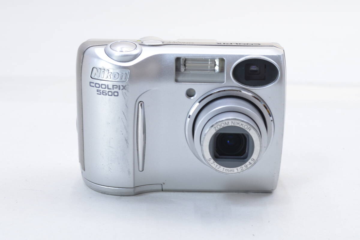 【ecoま】NIKON COOLPIX E5600 単三電池対応 コンパクトデジタルカメラ_画像1