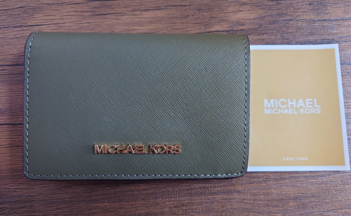 美品　MICHAEL KORS　マイケルコース レザー 財布 2つ折り　38T9CTTF2L オリーブ　Olive　ウォレット