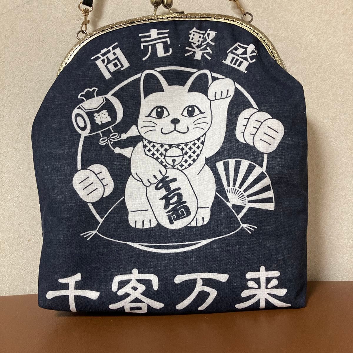 新柄　マチつき　がま口　カバン　大きめ　招き猫　商売繁盛　ねこ　猫　ハンドメイド