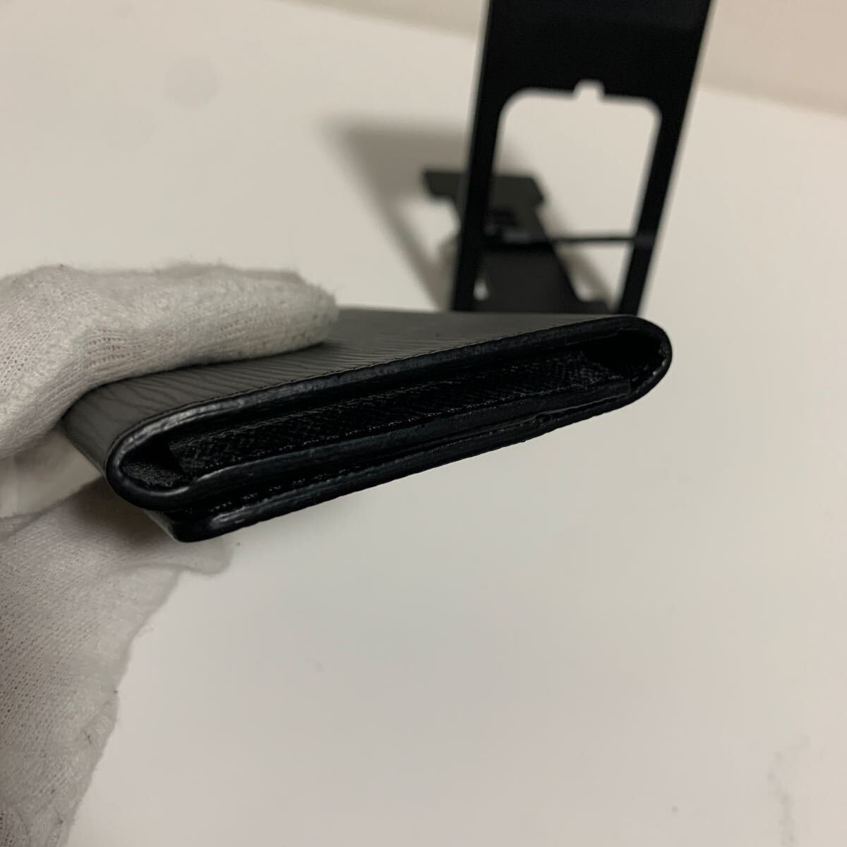 使用回数少 2019年モデル 美品LOUIS VUITTON ルイヴィトン アンヴェロップ カルト ドゥ ヴィジット 名刺入れ カードケース 黒の画像3