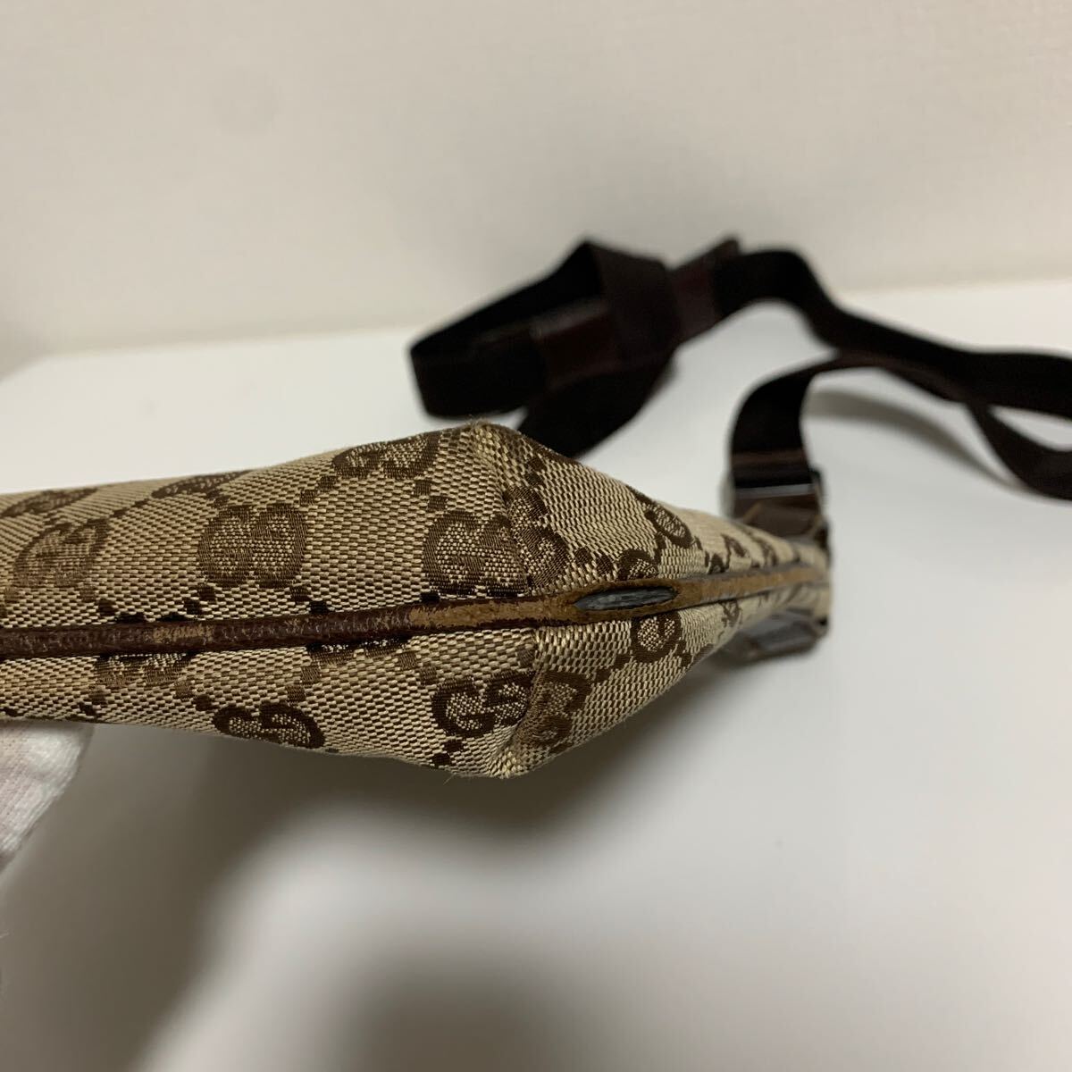 良品　GUCCI グッチ GGキャンバス ブラウン ショルダーバッグ 保存袋付き_画像3