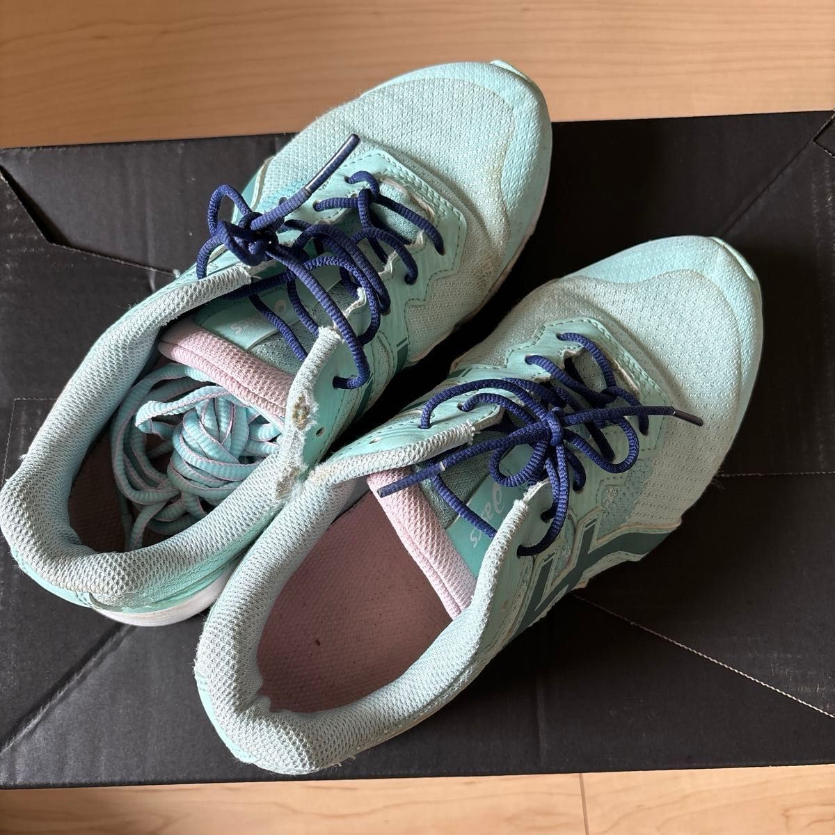 asics アシックス　スニーカーセット　22.5㎝&23.5㎝