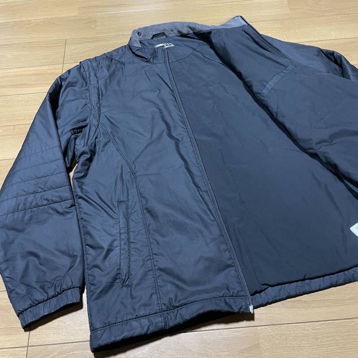 N-2　NIKE/ナイキゴルフ（ジャパン）　サイズ XL・黒！　ジップ（2WAY ベスト可）ライト中綿JKT_画像4