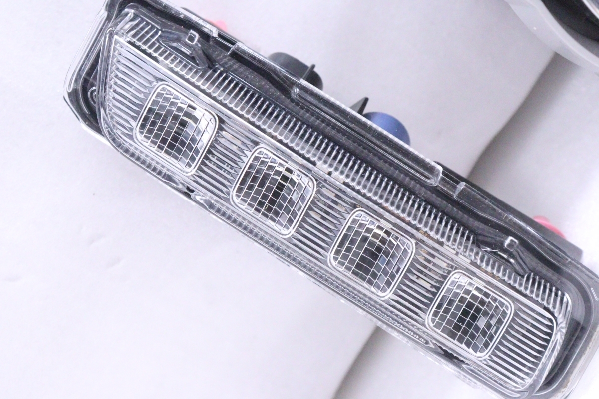 44-238★美品★前期 LED M900A ルーミー★左フォグランプ デイライト セット KOITO 114-11092/TOKAIDENSO 22601 純正★トヨタ (UK)_画像3