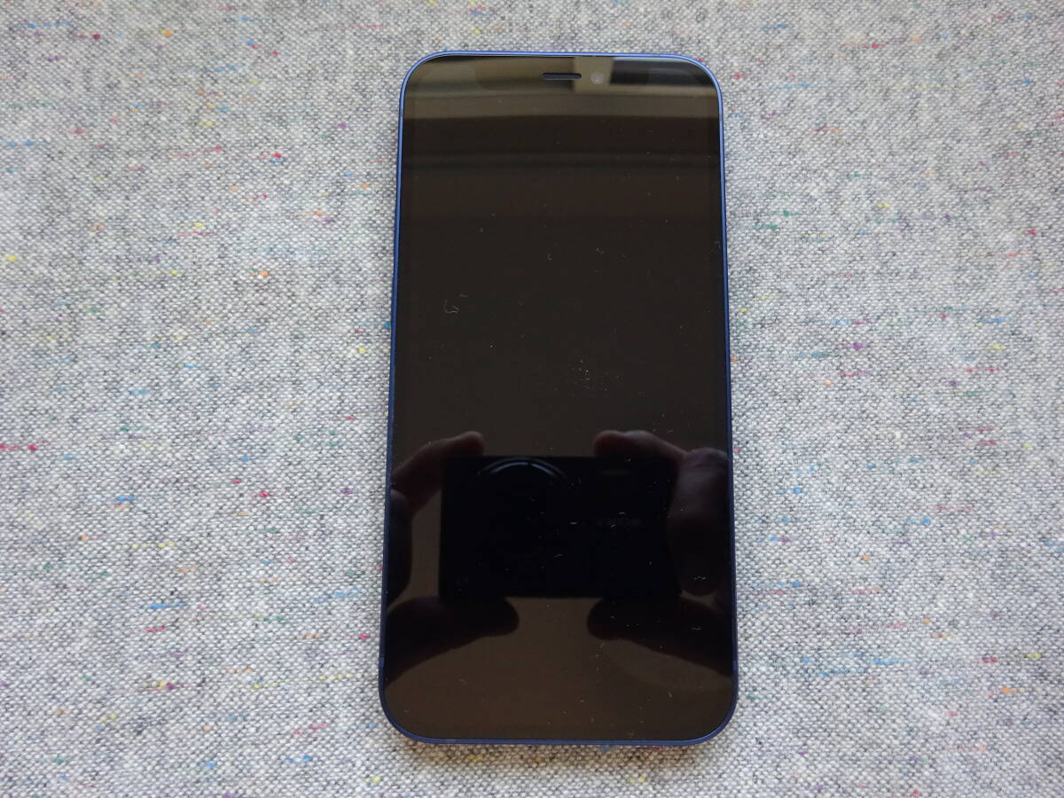 iPhone12 mini 64GB ブルー バッテリー容量84％ docomo版 SIMロック解除 美品の画像2