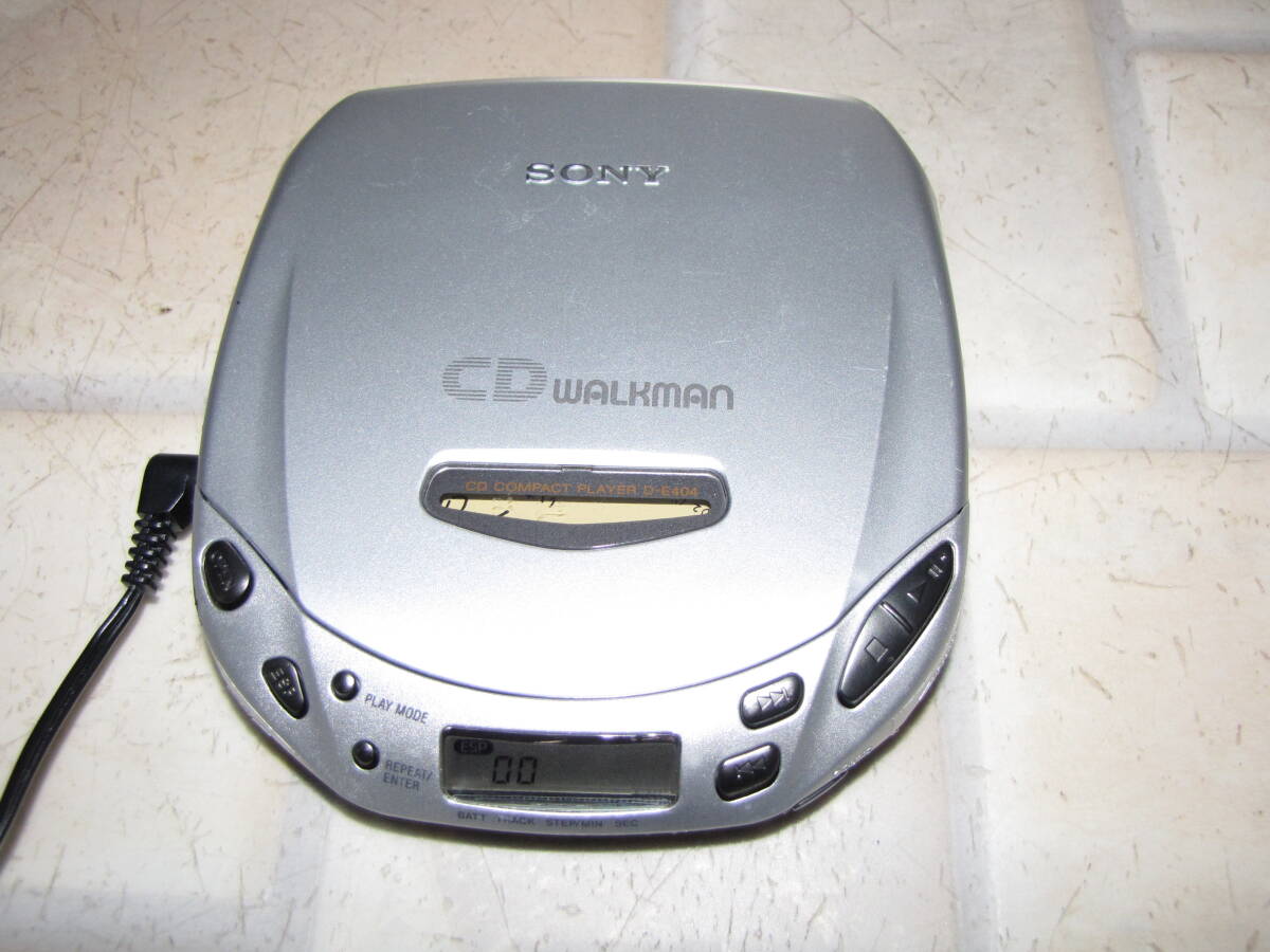 SONY CD WALKMAN D-E404 AC ADAPTOR付 2電源 リペア等前提品の画像2