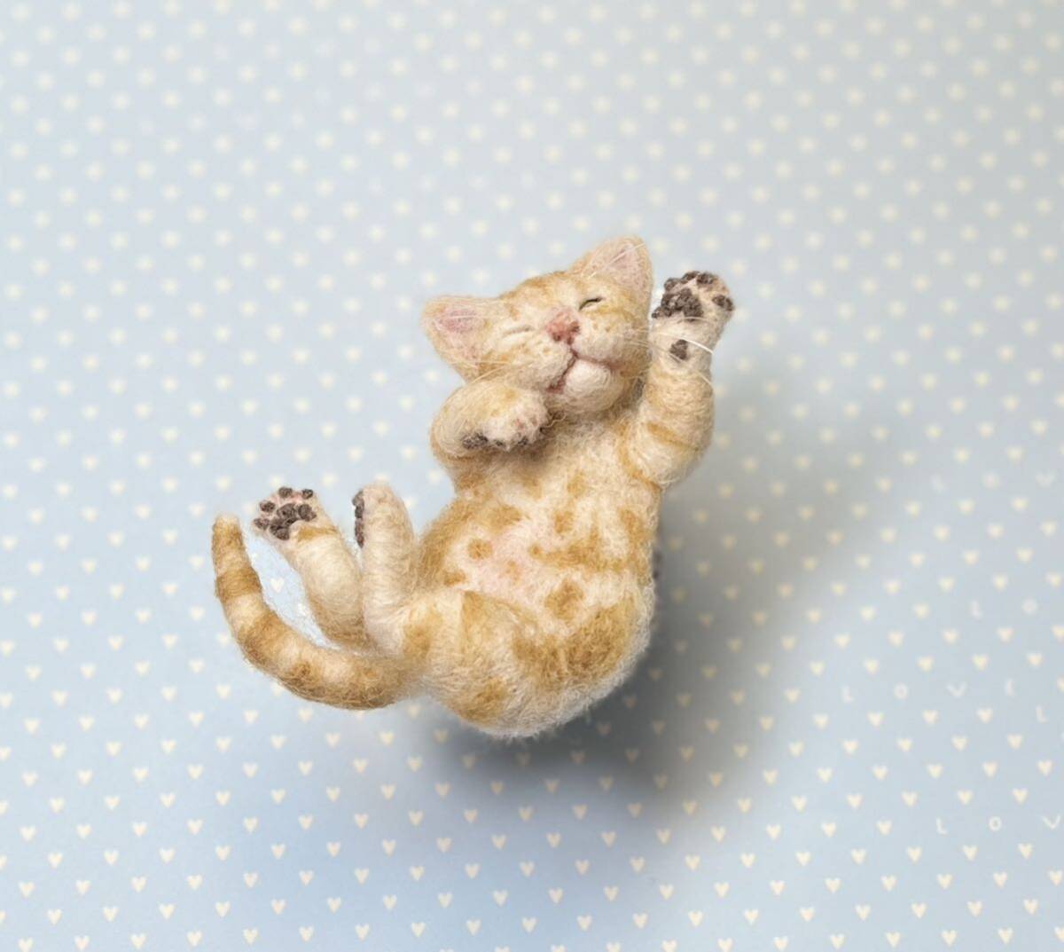 [KURIMARU] wool felt cat brooch tea tiger Chan heso heaven . cat u ink 