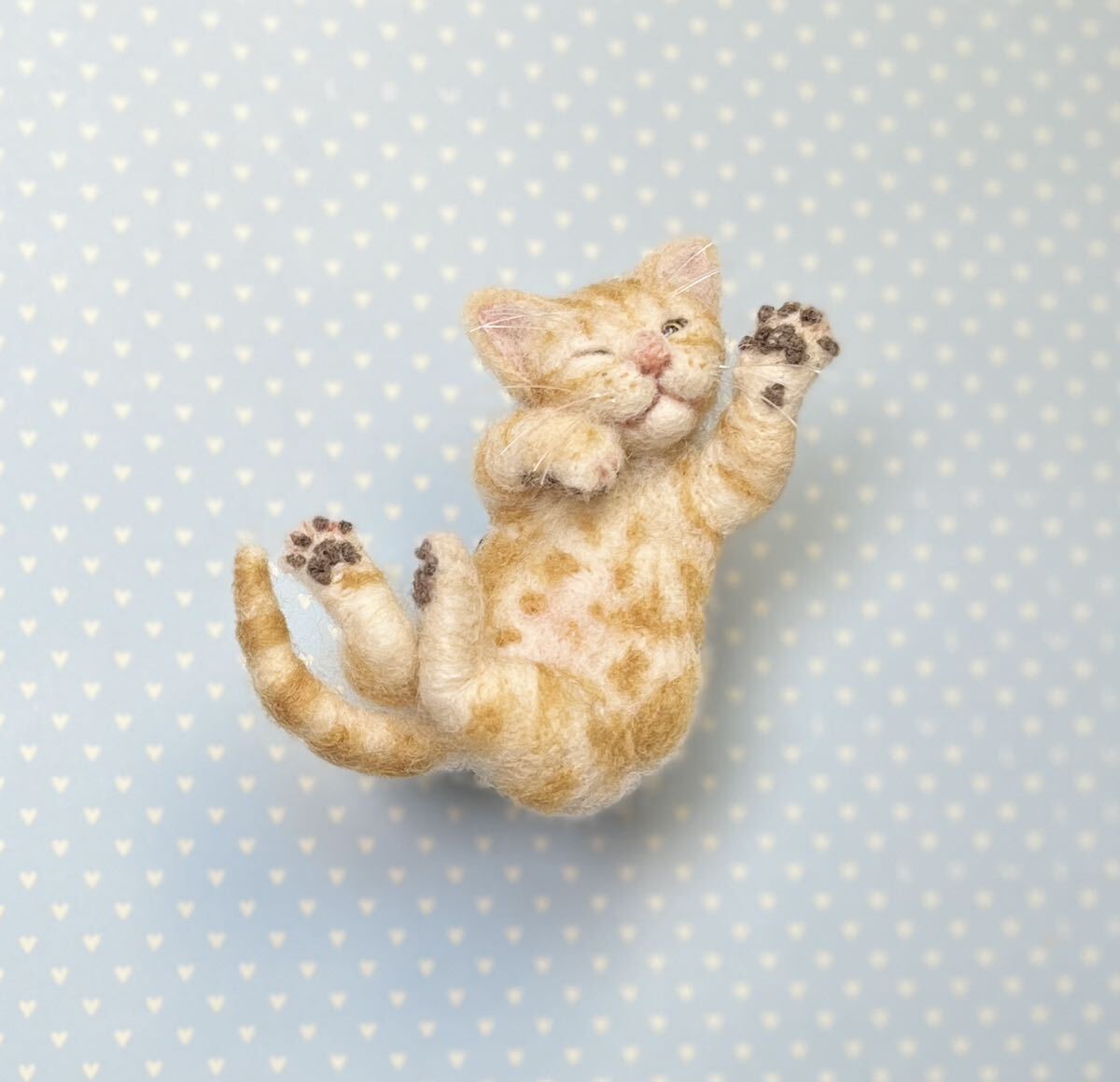 [KURIMARU] wool felt cat brooch tea tiger Chan heso heaven . cat u ink 