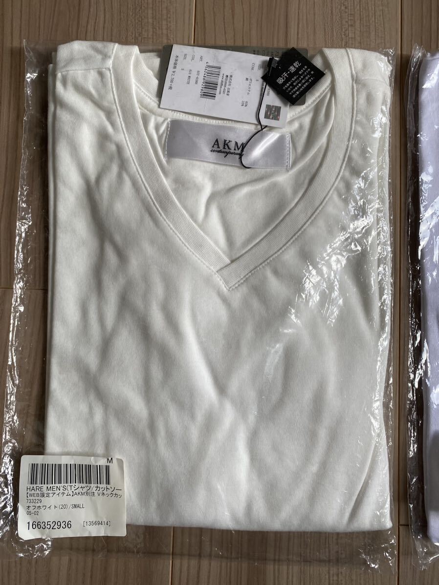 新品AKM　メンズVネックTシャツ 白×オフホワイト　S size 2枚セット_画像2